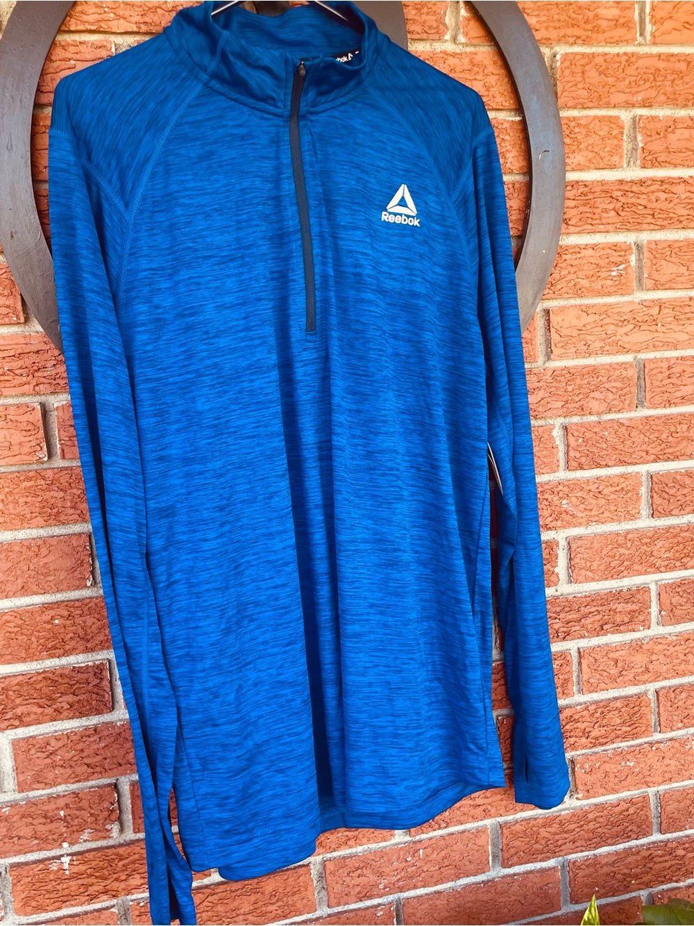 Reebok Mens Long Sleeve 1/4 Zip Shirt New with tags Blue 
Large Good for fall
